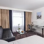Westotel - Paris Val-d'oise 4*