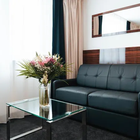 Hotel Westotel - Paris Val-d'oise 4*