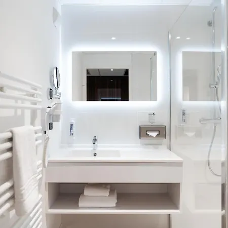 Westotel - Paris Val-d'oise Hotel 4*