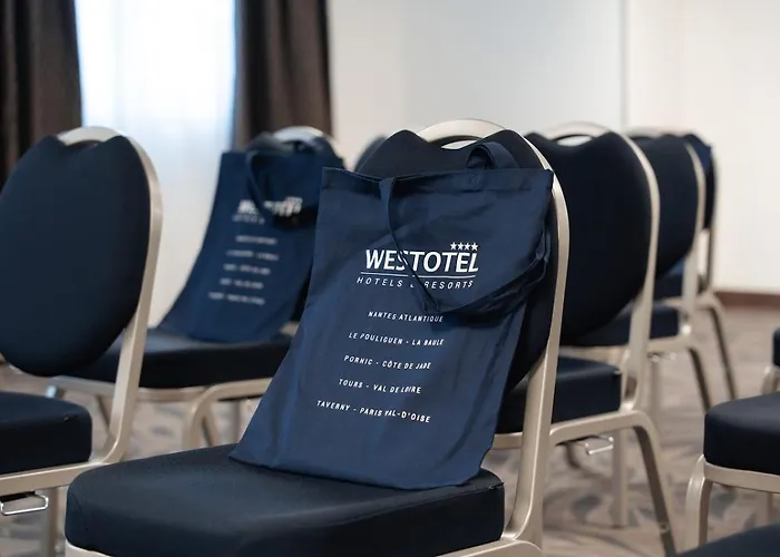 Westotel - Paris Val-d'oise Hotel 4*