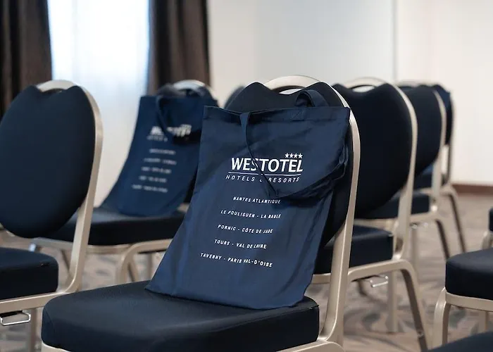 Westotel - Paris Val-d'oise 4*